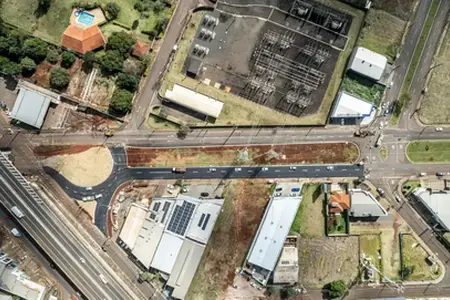 L’itinéraire le plus long passant exclusivement par l’autoroute et par la voie rapide.